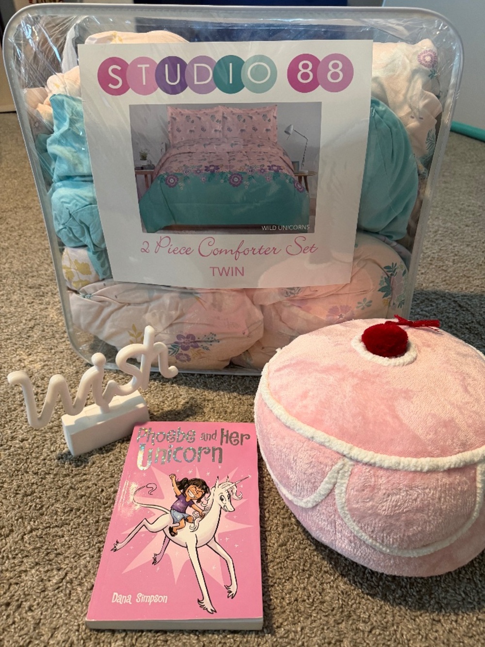 Twin comforter set
